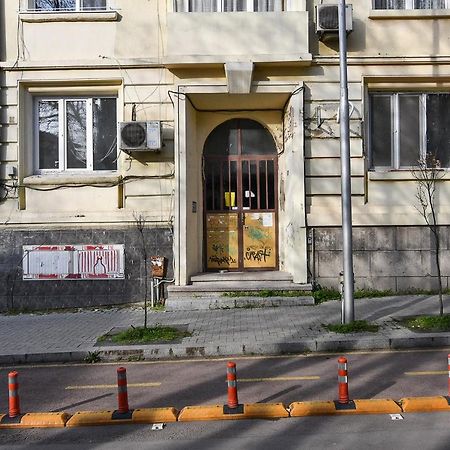 Small Studio On Budget In The Heart Of City Varna Dış mekan fotoğraf
