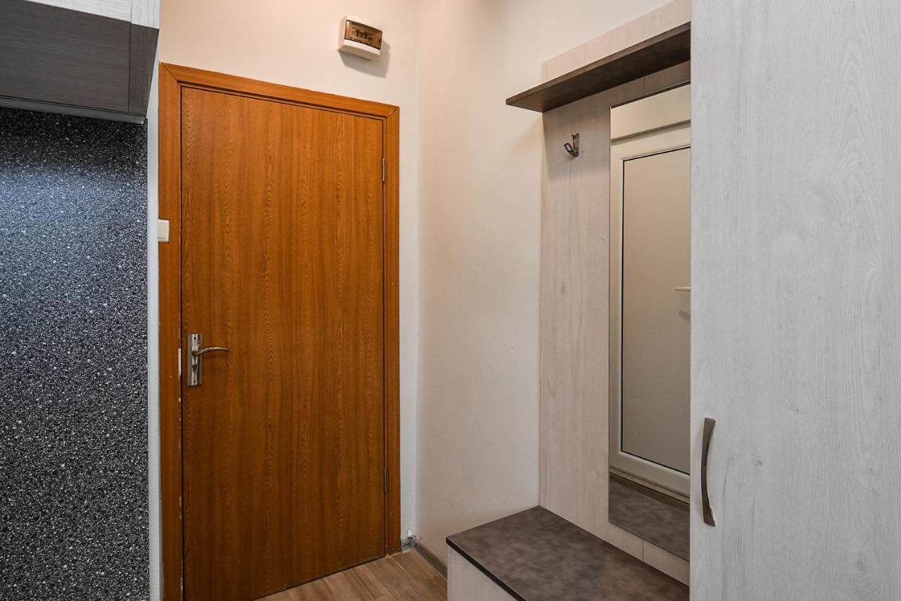 Small Studio On Budget In The Heart Of City Varna Dış mekan fotoğraf