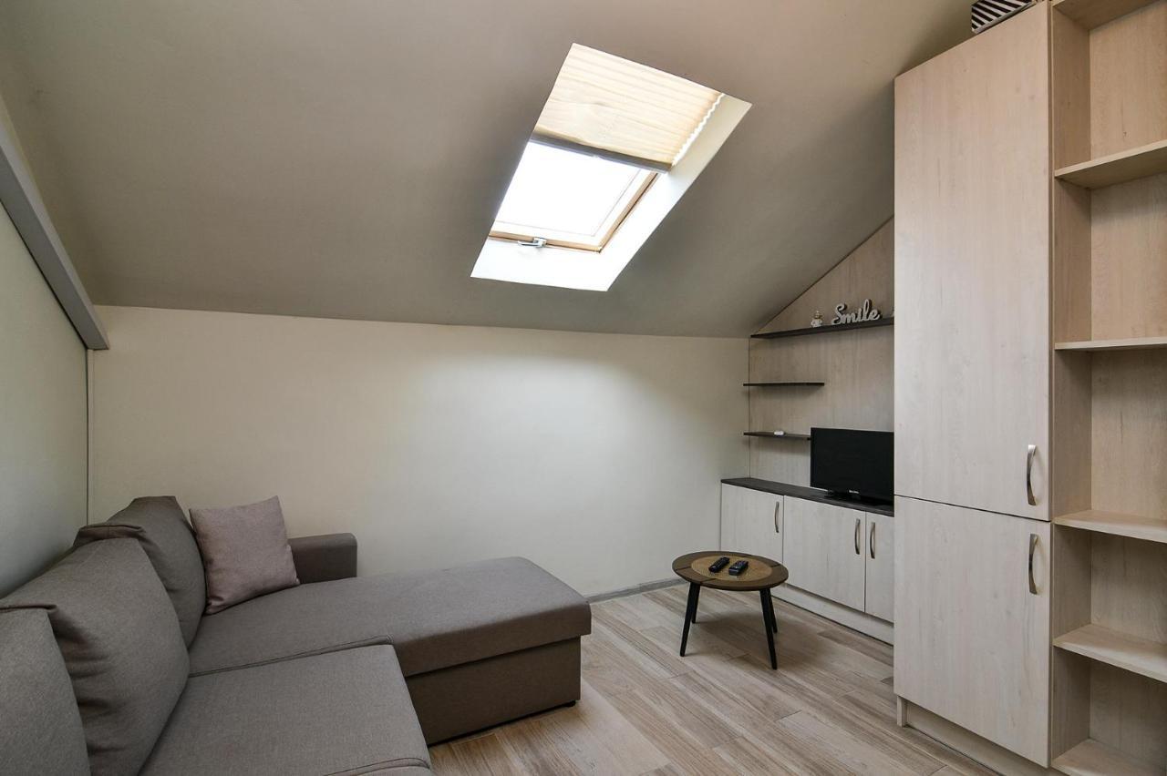 Small Studio On Budget In The Heart Of City Varna Dış mekan fotoğraf
