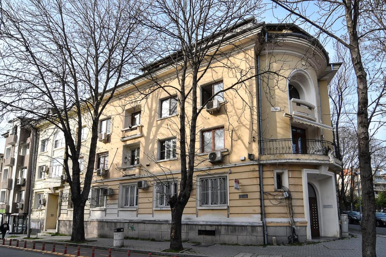 Small Studio On Budget In The Heart Of City Varna Dış mekan fotoğraf